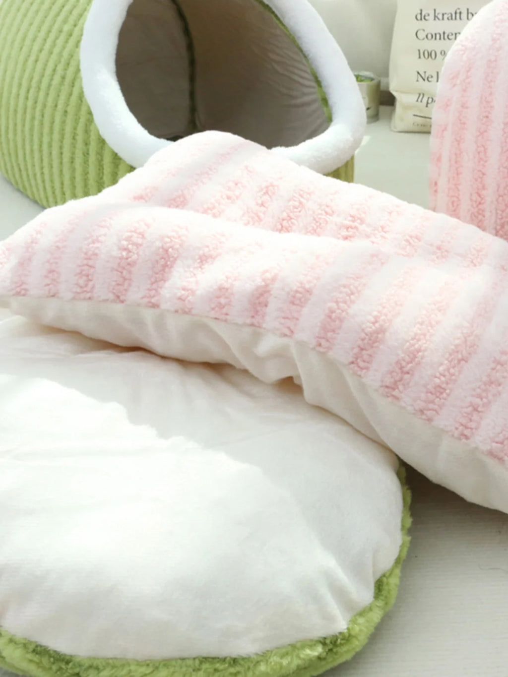 Portable Cartoon Striped Pet Bed (All-Season)
