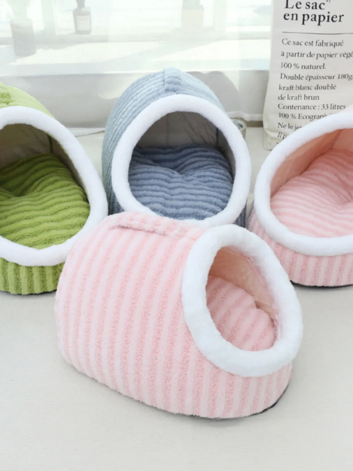 Portable Cartoon Striped Pet Bed (All-Season)