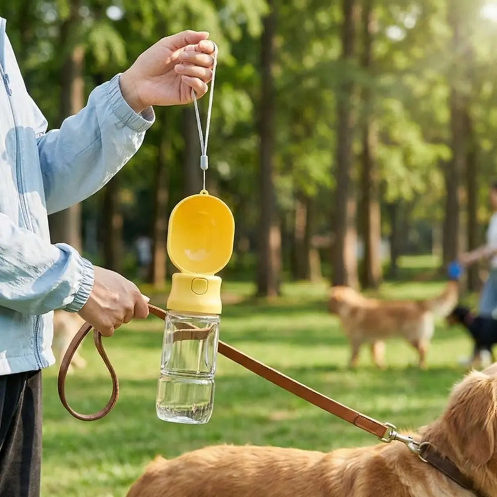 Leak-proof Outdoor Dog Water Bottle with Filter Sealed Dog Water Dispenser Separate Wet and Dry Areas Press Design