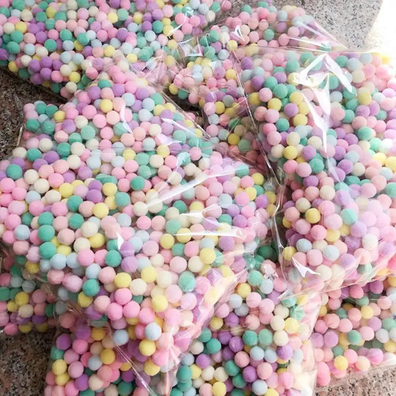Colorful Plush Cat Puff Ball Toys — Soft Stretch Interactive Chew & Play Balls for Cats